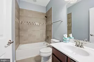 14619 Featherstone Gate Dr, Woodbridge, VA 22191 - Photo 19