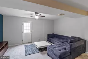 10496 Neale Sound Ct, Gainesville, VA 20155 - Photo 11