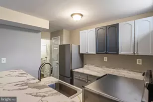 10496 Neale Sound Ct, Gainesville, VA 20155 - Photo 3