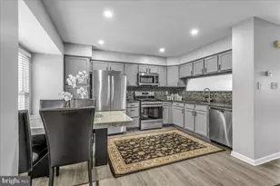 12729 Hunterbrook Dr, Woodbridge, VA 22192 - Photo 5