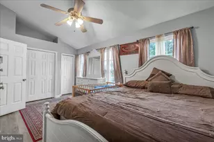 12729 Hunterbrook Dr, Woodbridge, VA 22192 - Photo 21