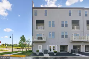 8640 Lovelace St, Manassas, VA 20109 - Photo 3