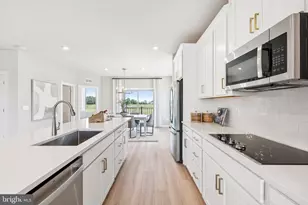 8640 Lovelace St, Manassas, VA 20109 - Photo 7