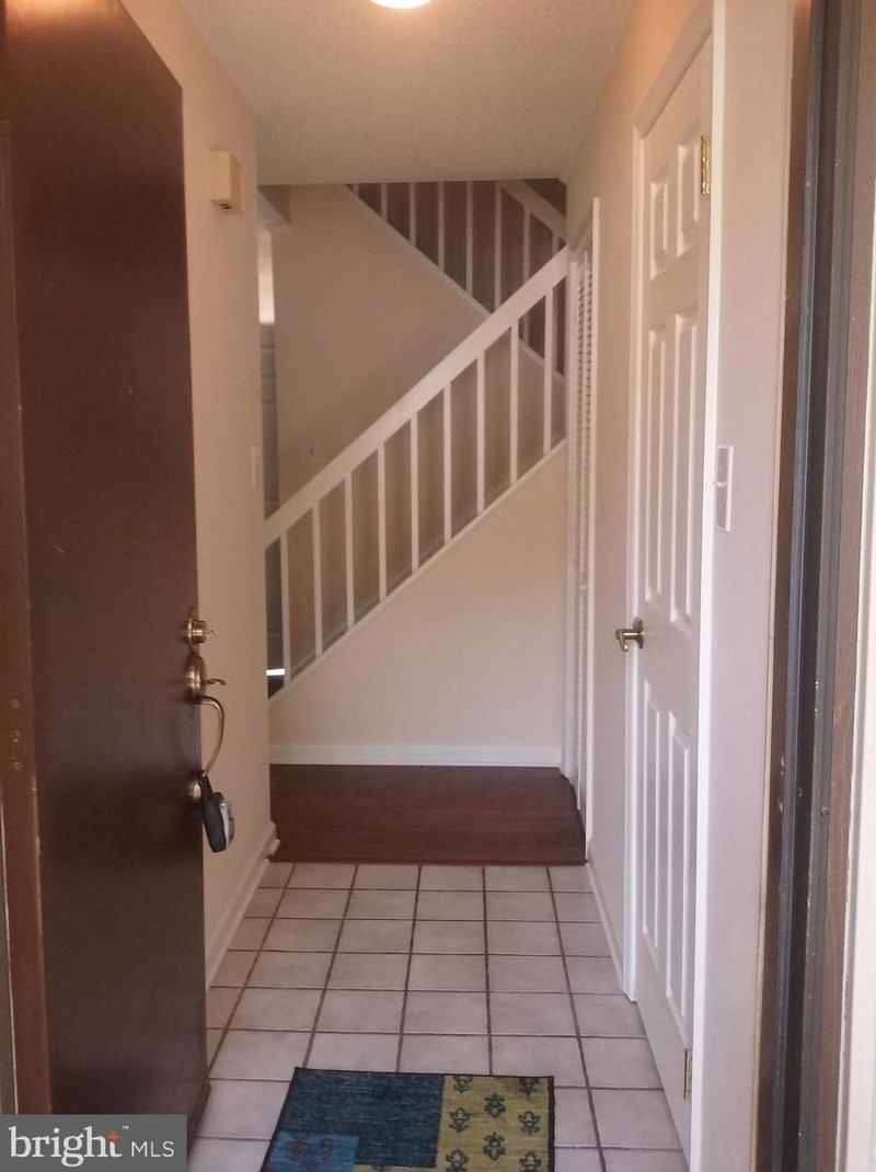 15279 Forest Grove Dr, Woodbridge VA  22191-3911 exterior
