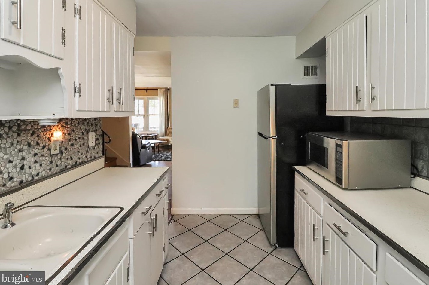 15010 Ashdale Cir, Woodbridge VA  22193-1114 exterior
