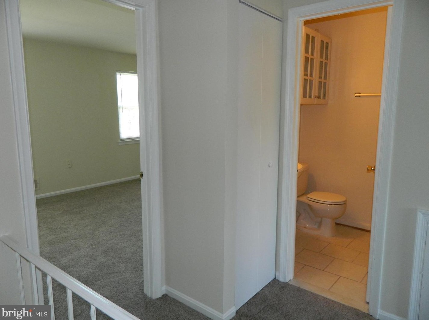 8033 Community Dr, Manassas VA  20109-3554 exterior