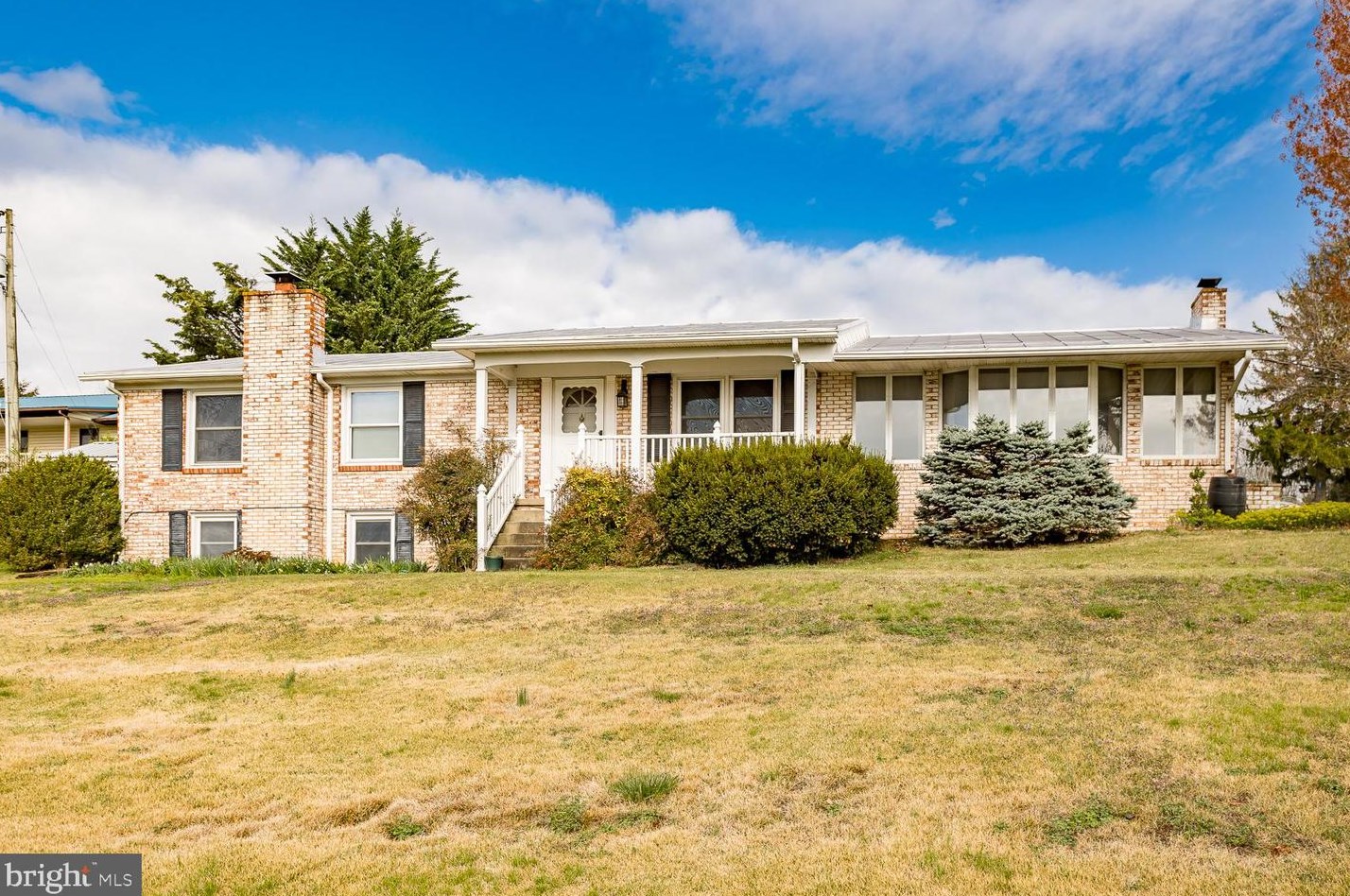 235 Windy Knoll Dr, Harrisonburg VA  22802-8886 exterior