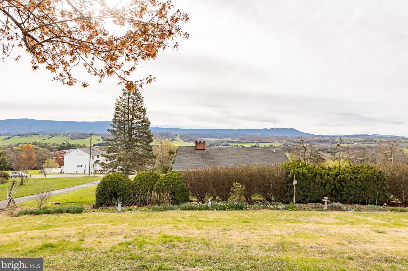 235 Windy Knoll Dr, Harrisonburg VA  22802-8886 exterior