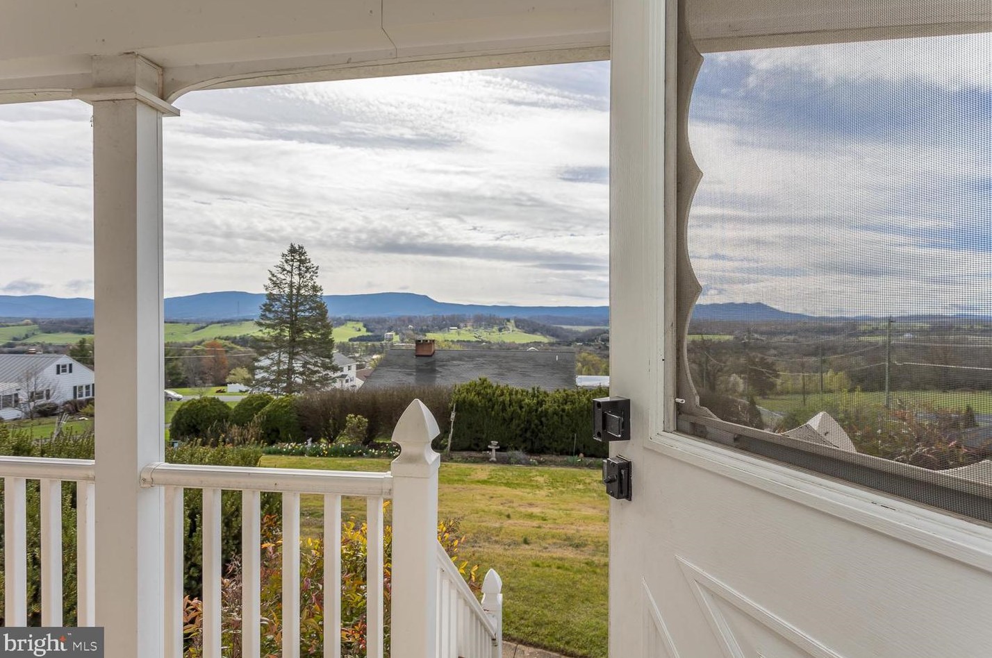 235 Windy Knoll Dr, Harrisonburg VA  22802-8886 exterior
