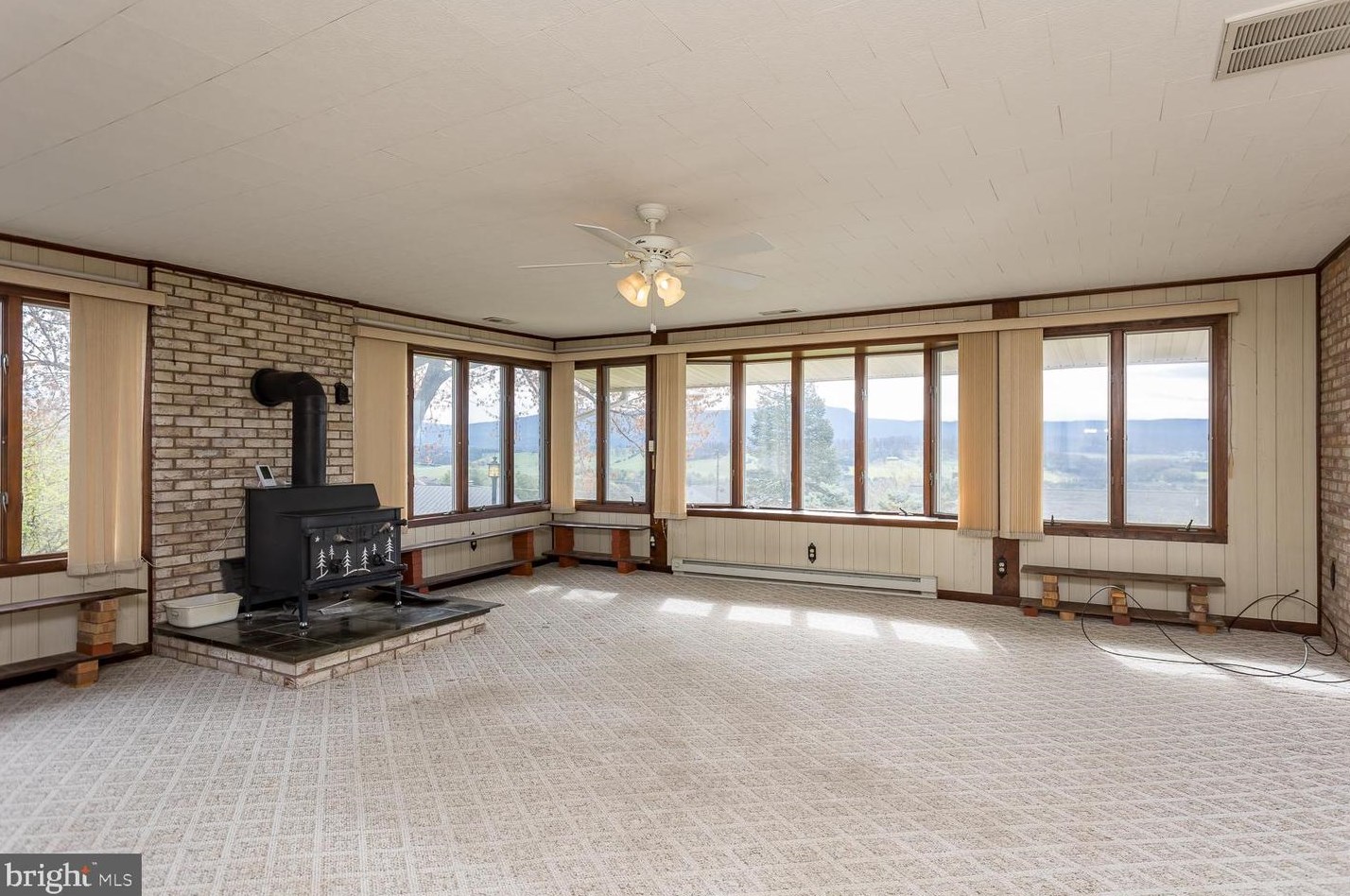 235 Windy Knoll Dr, Harrisonburg VA  22802-8889 exterior