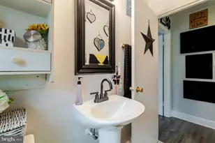 257 Center St, Timberville, VA 22853 - Photo 9