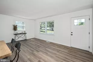 560 Massanutten View Dr, Penn Laird, VA 22846 - Photo 5