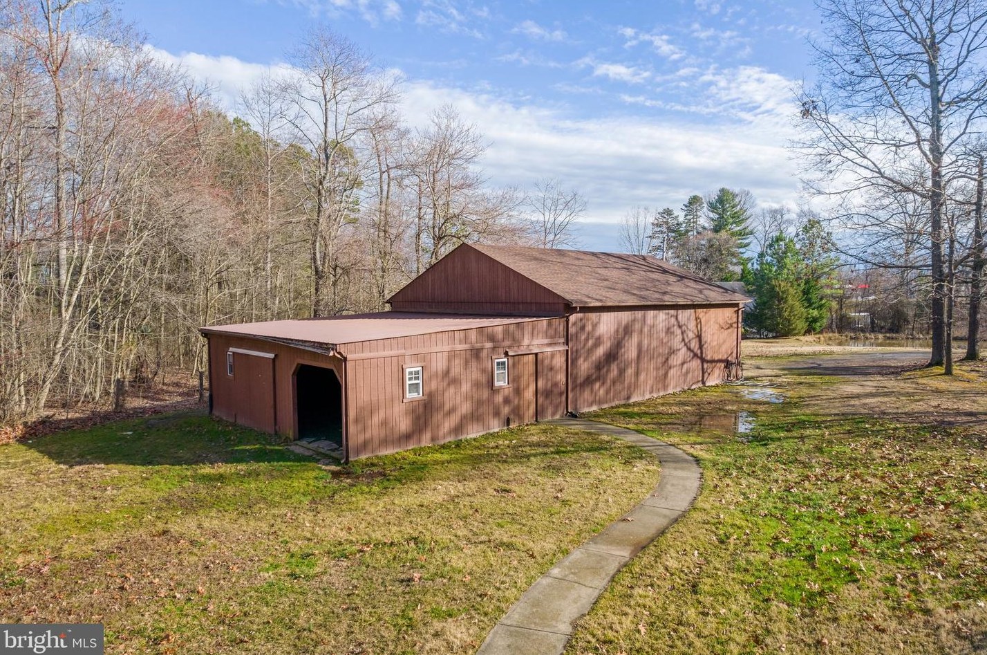 14607 Lee Hwy, Viewtown VA  20106-4108 exterior