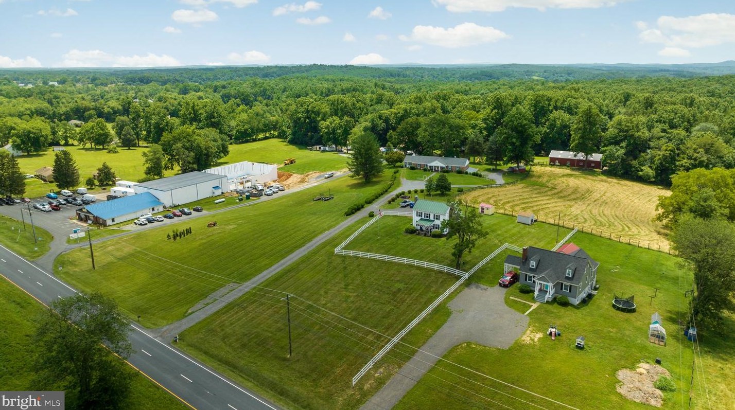 14560 Lee Hwy, Viewtown VA  20106-4103 exterior