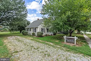 92 Front St, Warsaw, VA 22572 - Photo 3