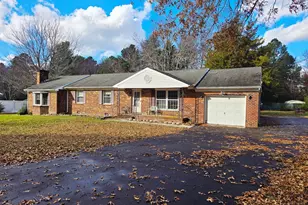 658 Islington Rd, Warsaw, VA 22572 - Photo 1