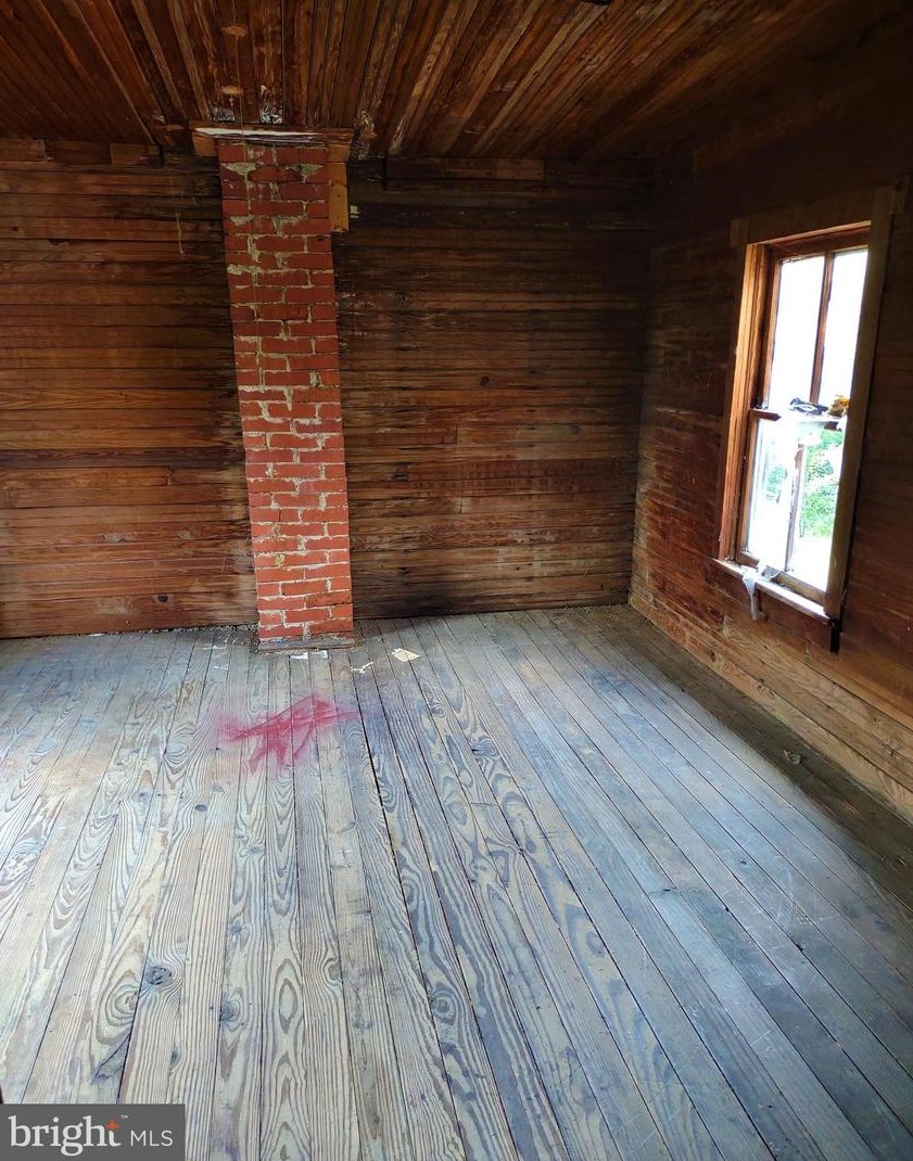 1998 Pepper Rd, Mount Jackson VA  22842-3600 exterior