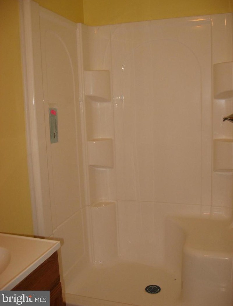 323 Church St #apartment 1, Woodstock, VA 22664