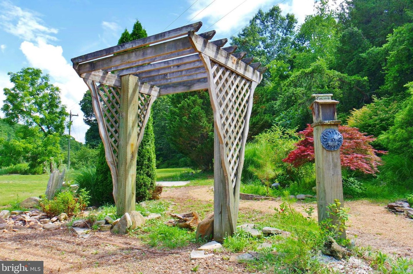 3110 Orkney Grade, Mount Jackson VA  22842-3320 exterior