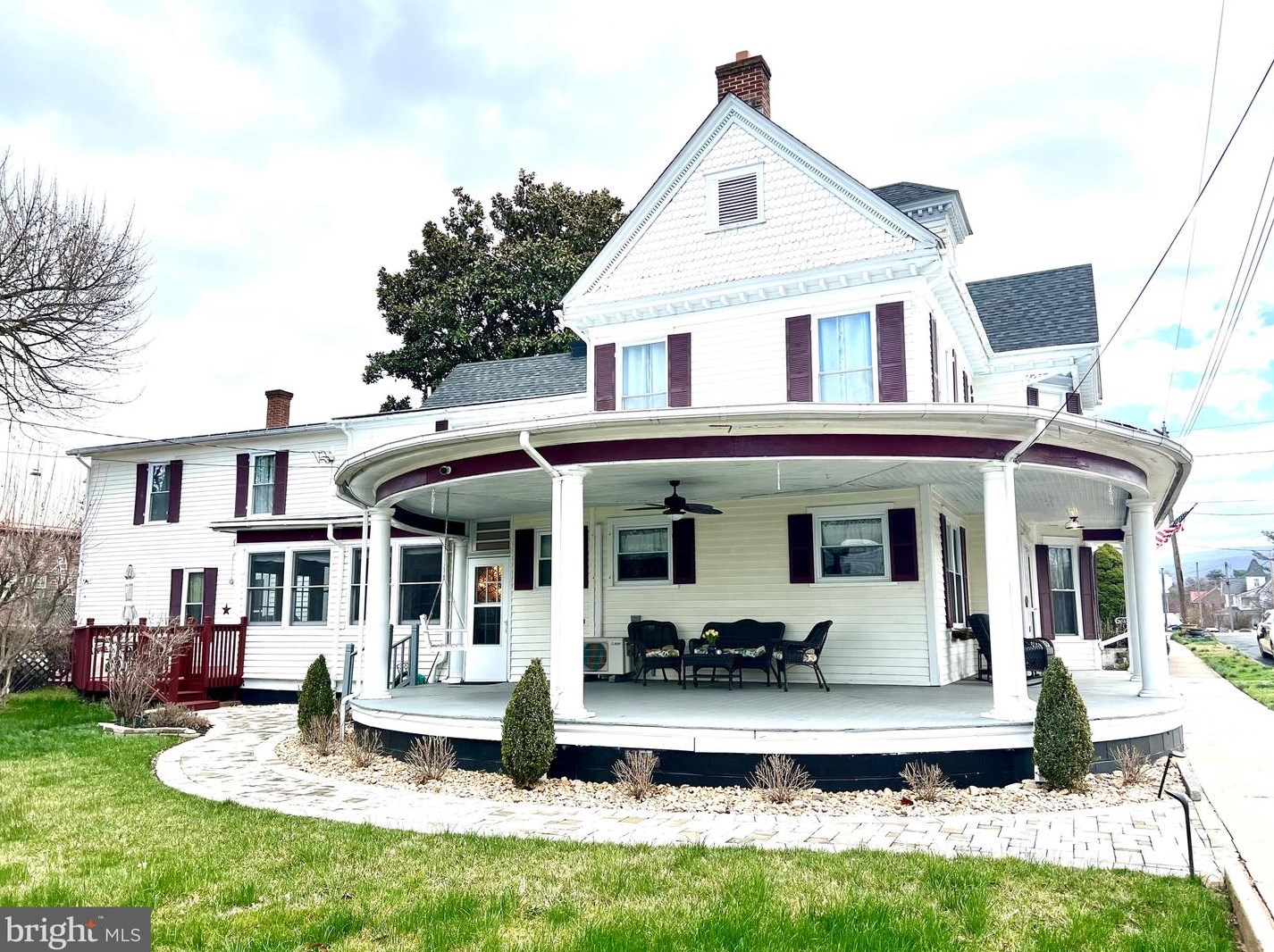 102 High St, Edinburg VA  22824-3084 exterior