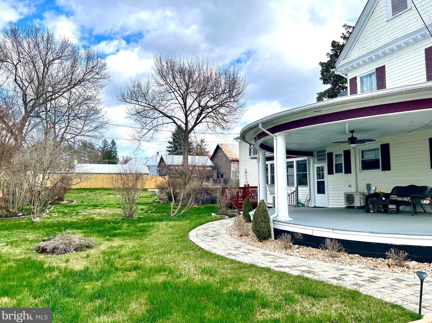 102 High St, Edinburg VA  22824-3084 exterior