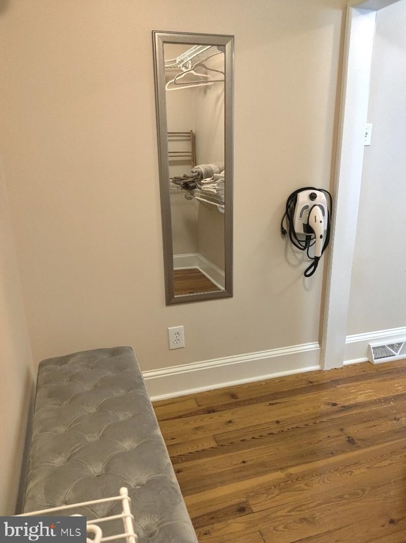 102 High St, Edinburg VA  22824-3084 exterior