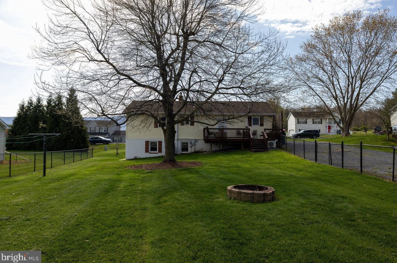 243 Massanutten Dr, Edinburg VA  22824-3022 exterior