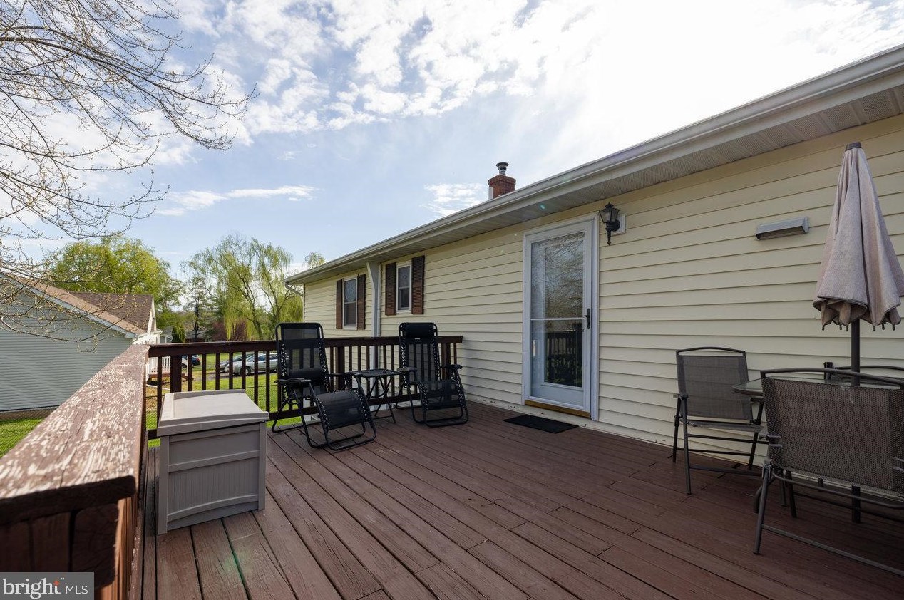 243 Massanutten Dr, Edinburg VA  22824-3022 exterior