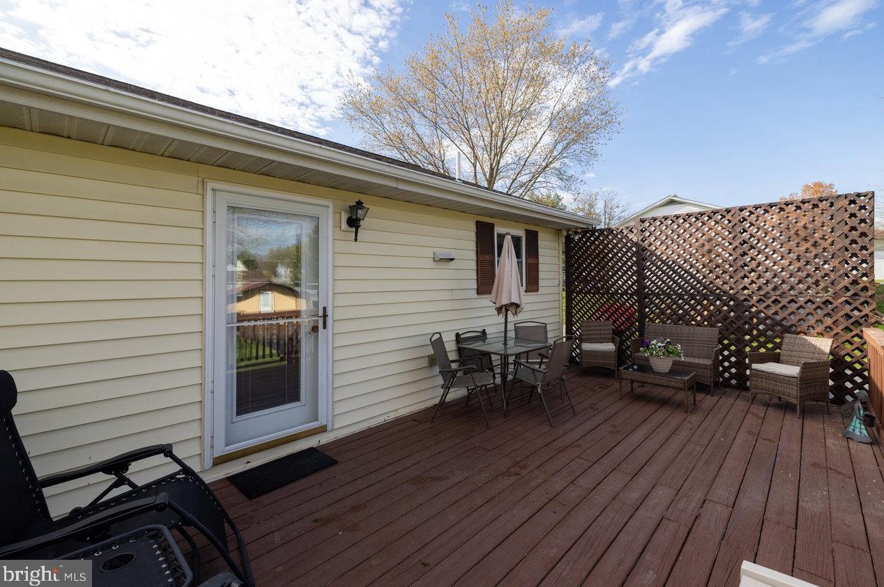 243 Massanutten Dr, Edinburg VA  22824-3022 exterior