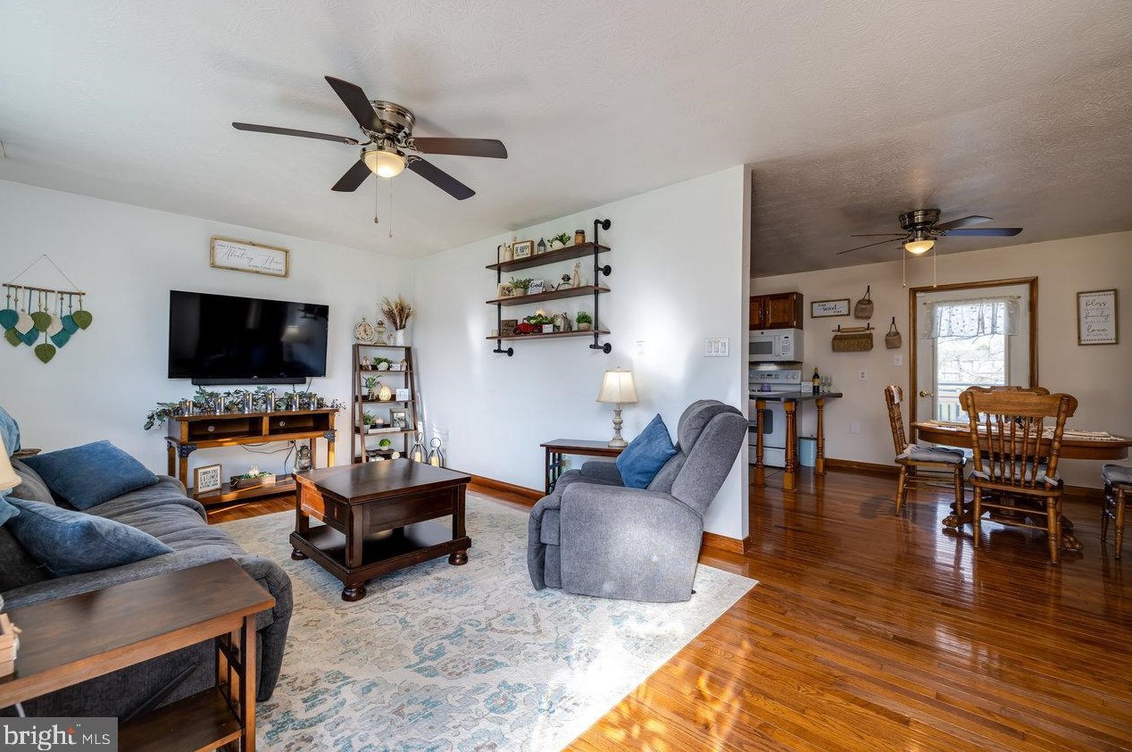 243 Massanutten Dr, Edinburg VA  22824-3022 exterior