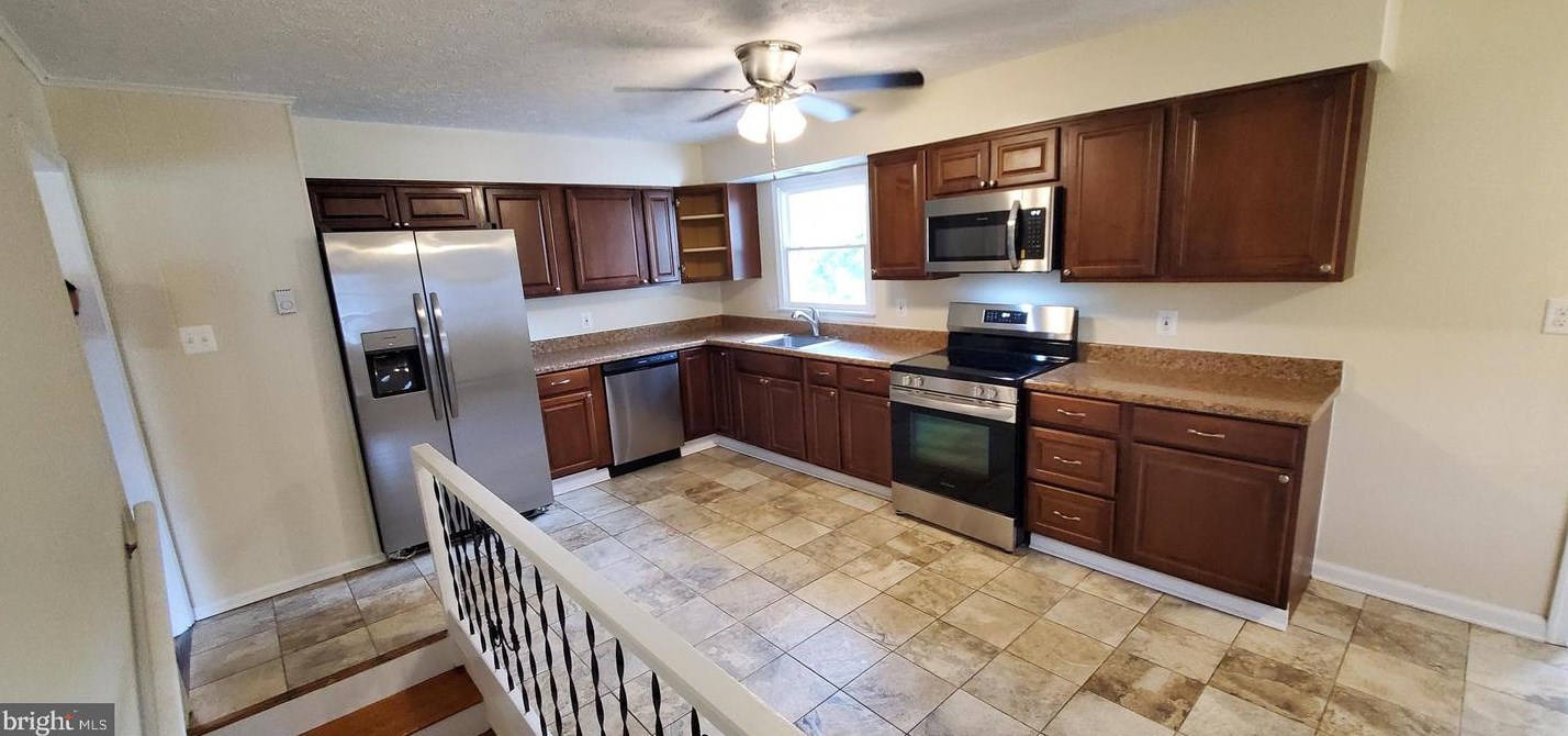 474 Miller Dr, Strasburg, VA 22657