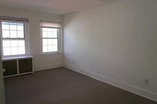 385 E King St, Strasburg, VA 22657 - Photo 5