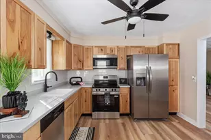 376 Stonewall St, Strasburg, VA 22657 - Photo 3