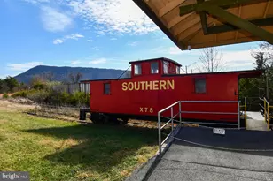 484 E Queen St, Strasburg, VA 22657 - Photo 45