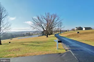 522 Manor Hill Dr, Toms Brook, VA 22660 - Photo 5