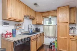 131 S Massanuten St, Strasburg, VA 22657 - Photo 11