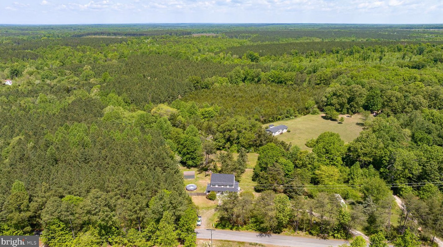 2024 Mount Olive Rd, Beaverdam VA  23015-9519 exterior