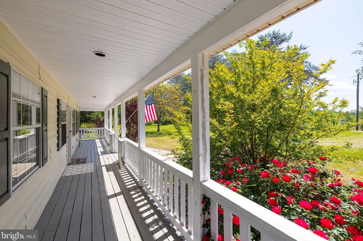 2024 Mount Olive Rd, Beaverdam VA  23015-9519 exterior