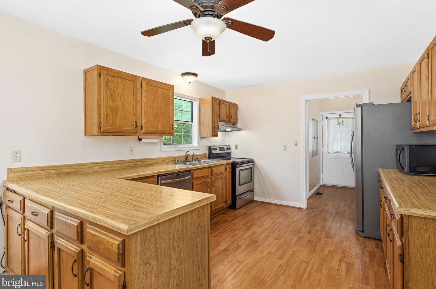 2024 Mount Olive Rd, Beaverdam VA  23015-9519 exterior