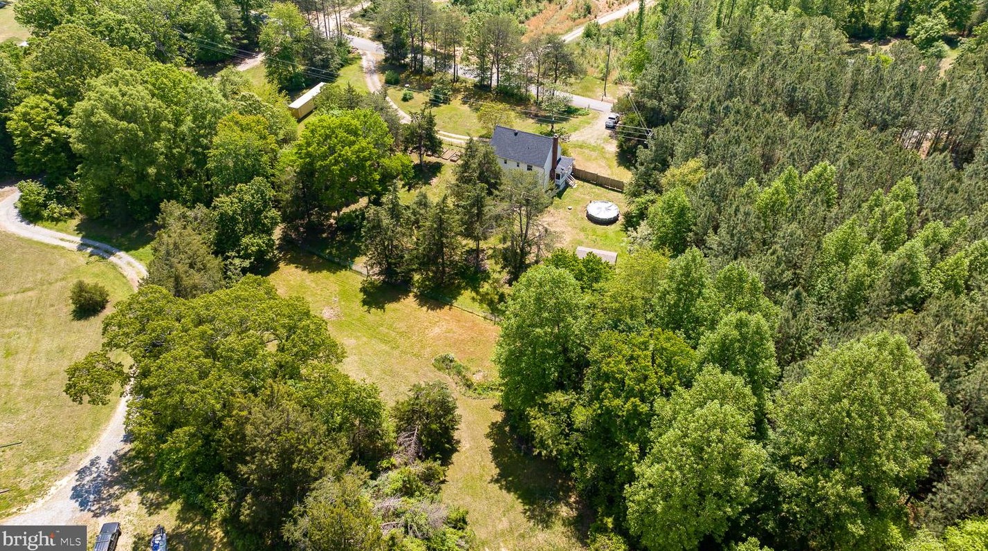 2024 Mount Olive Rd, Beaverdam VA  23015-9519 exterior