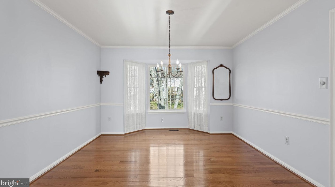 5904 Cambridge Dr, Fredericksburg VA  22407-1270 exterior