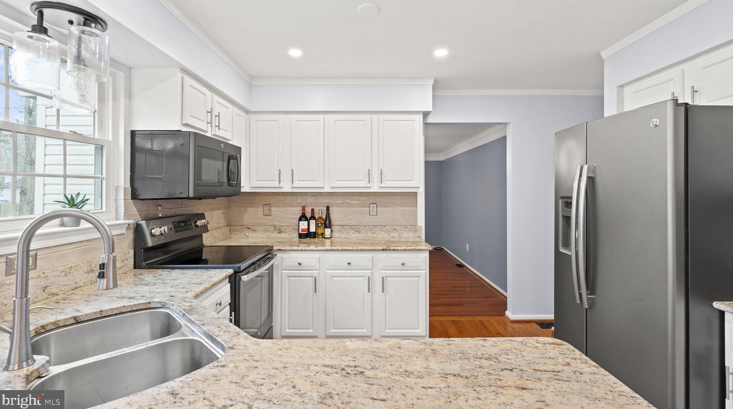 5904 Cambridge Dr, Fredericksburg VA  22407-1270 exterior