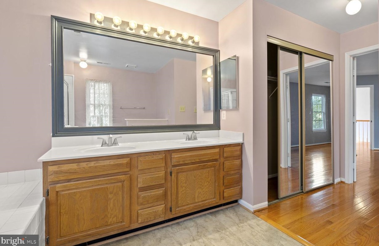 5904 Cambridge Dr, Fredericksburg VA  22407-1270 exterior