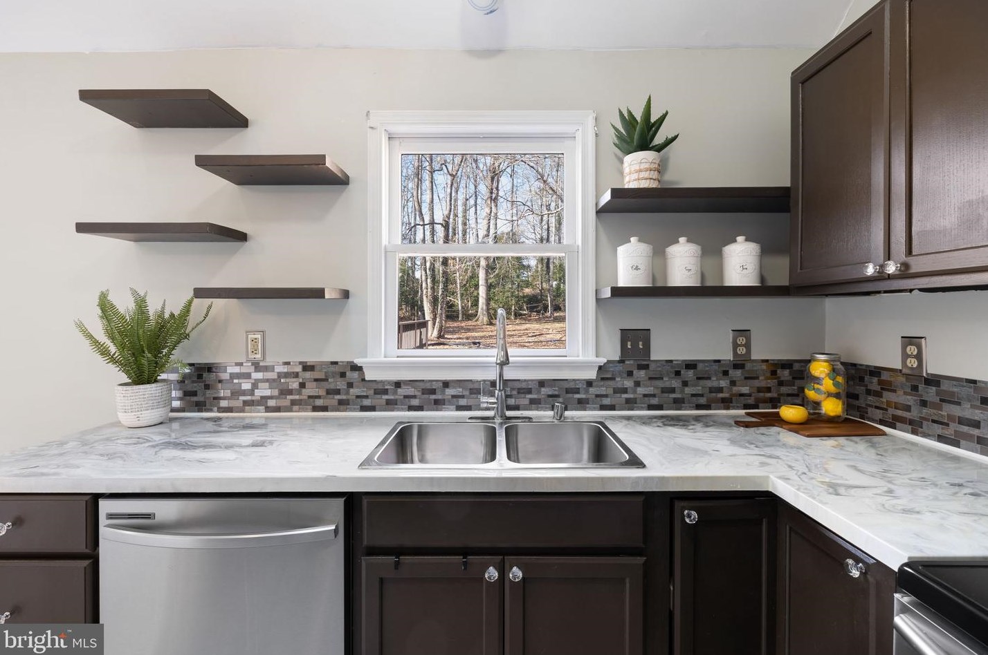11210 Ascot Cir, Fredericksburg VA  22407-5060 exterior