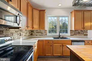 10746 Greenbriar Ln, Spotsylvania, VA 22553 - Photo 13