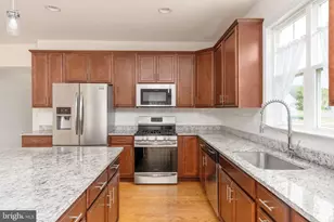 12211 Glen Oaks Dr, Fredericksburg, VA 22407 - Photo 13