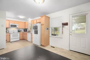 6317 Plantation Forest Dr, Spotsylvania, VA 22553 - Photo 9