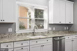 11607 Fawn Lake Pkwy, Spotsylvania, VA 22551 - Photo 19