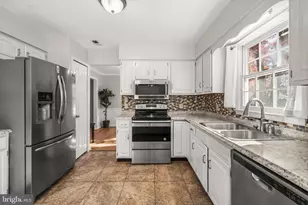 10712 S Jamie Pl, Fredericksburg, VA 22407 - Photo 9