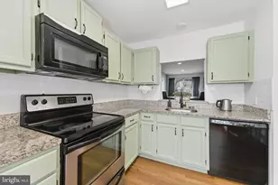 11170 Hamlet Ct, Fredericksburg, VA 22407 - Photo 5